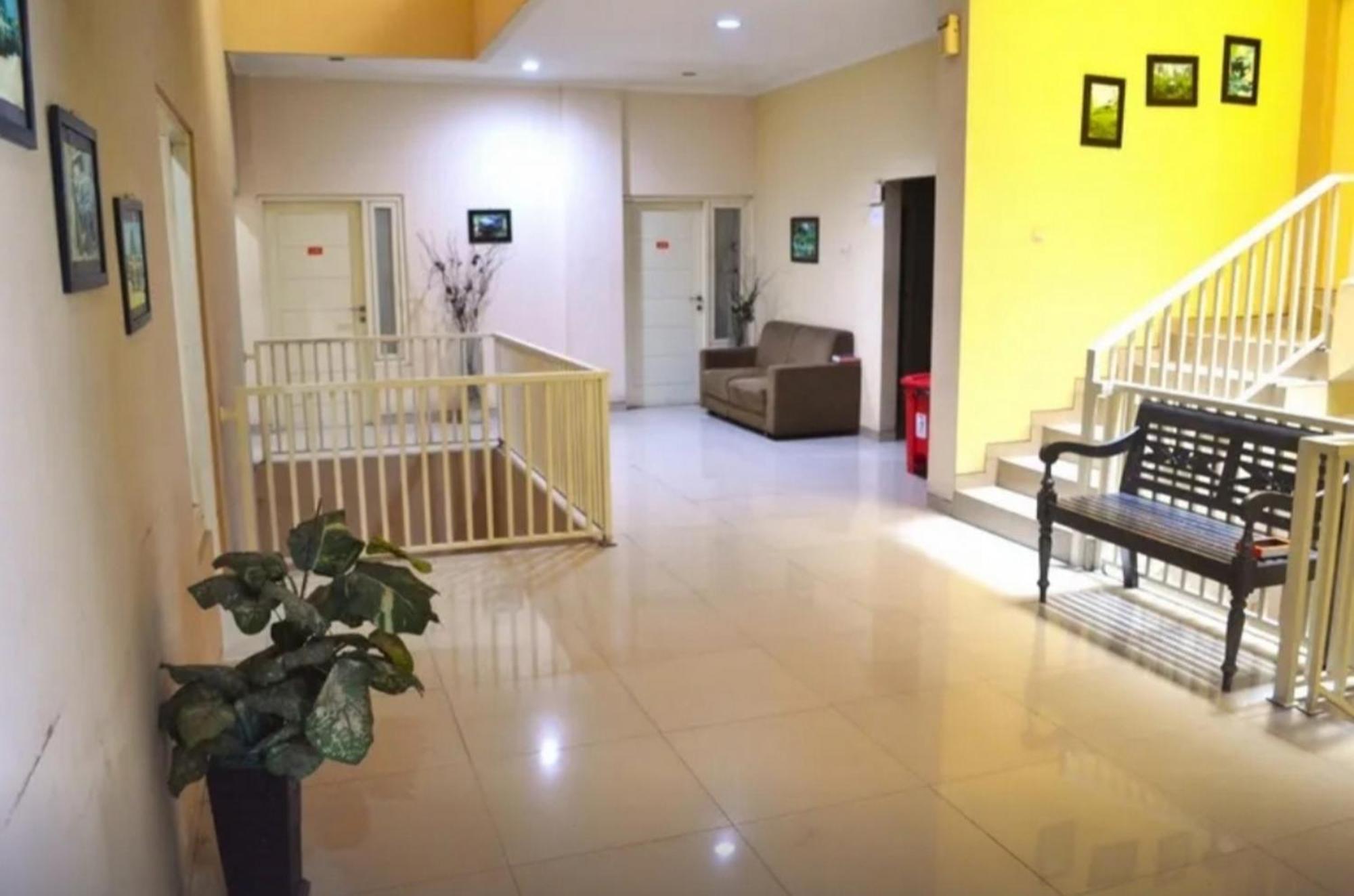 Reddoorz Near Plaza Araya Malang Hotel Blimbing  ภายนอก รูปภาพ